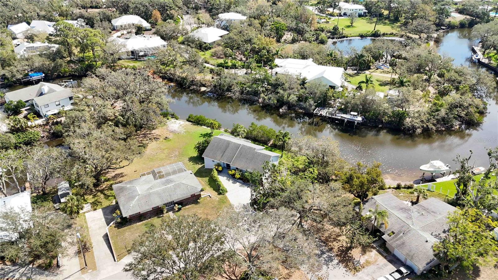 2458 WHIPPOORWILL CIR