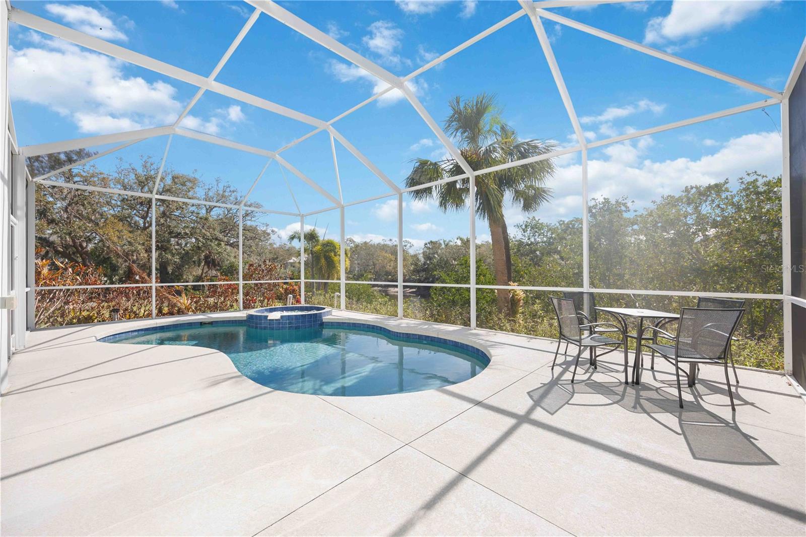 2458 WHIPPOORWILL CIR