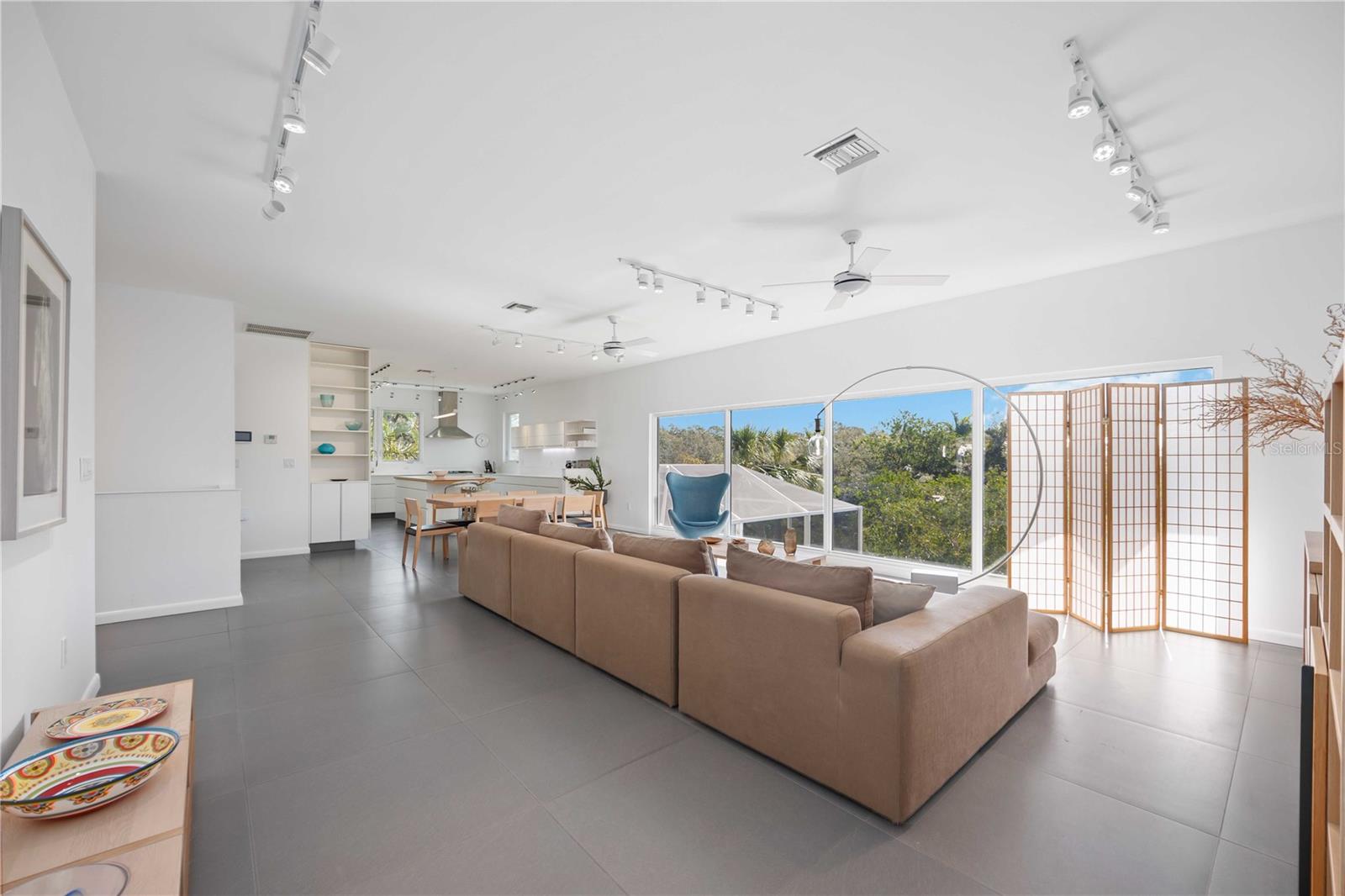 2458 WHIPPOORWILL CIR
