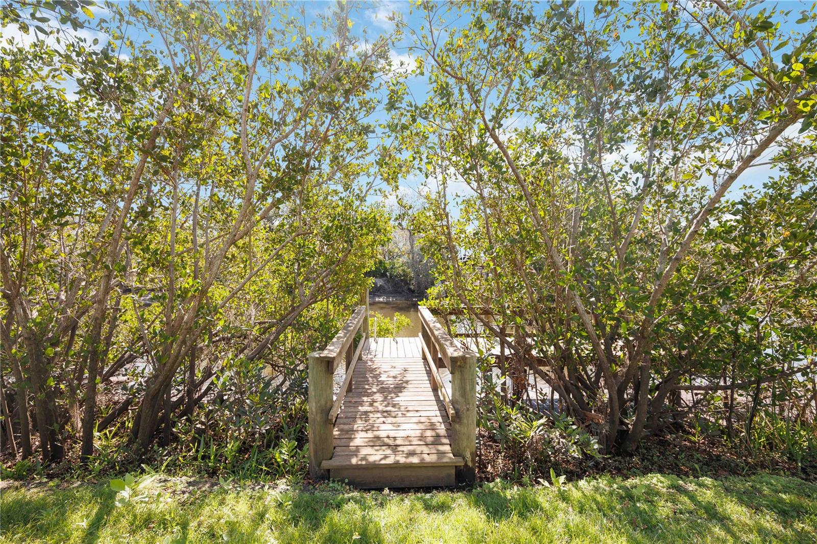 2458 WHIPPOORWILL CIR