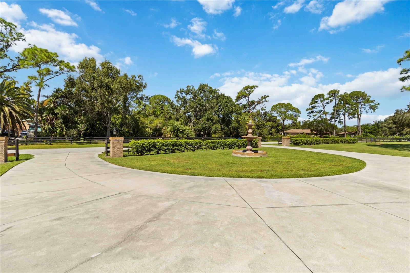 701 EAGLENOOK WAY