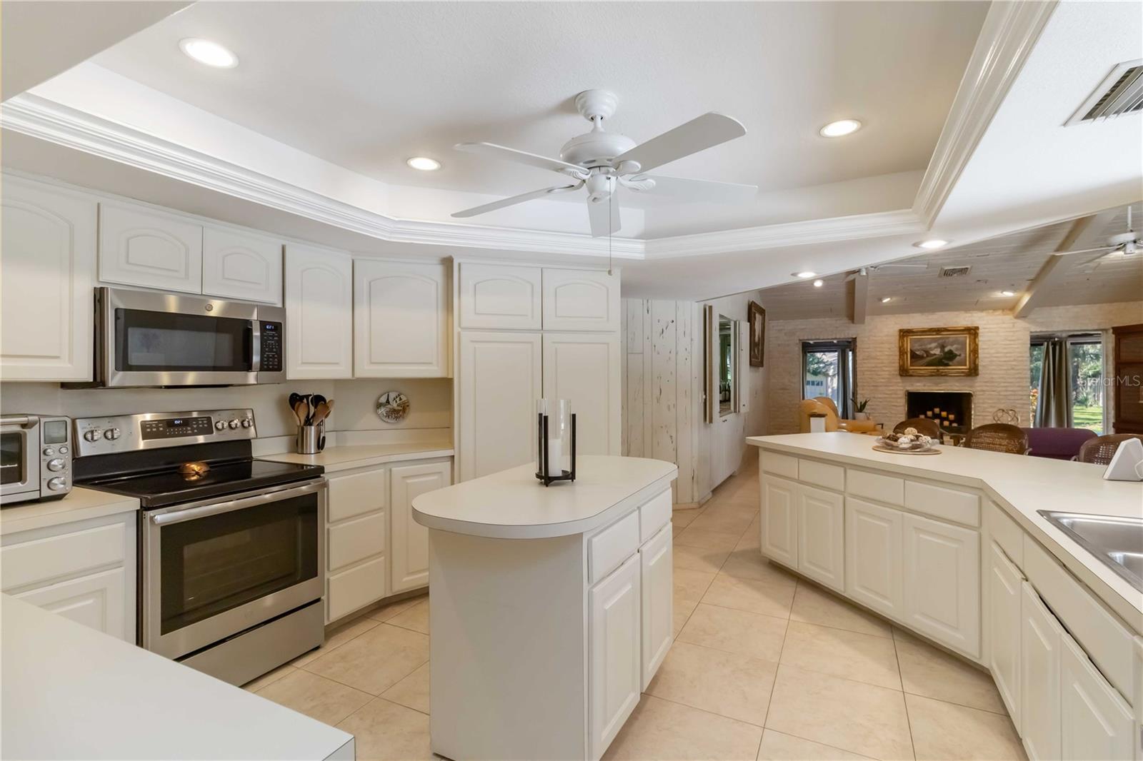 701 EAGLENOOK WAY