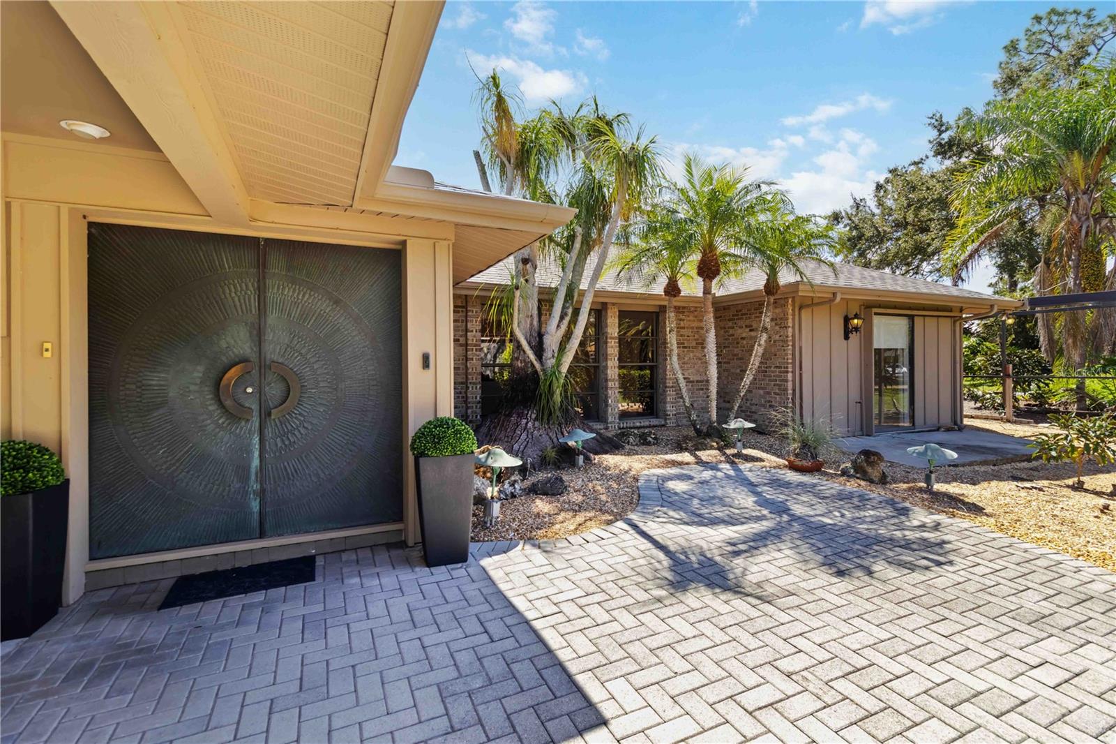 701 EAGLENOOK WAY