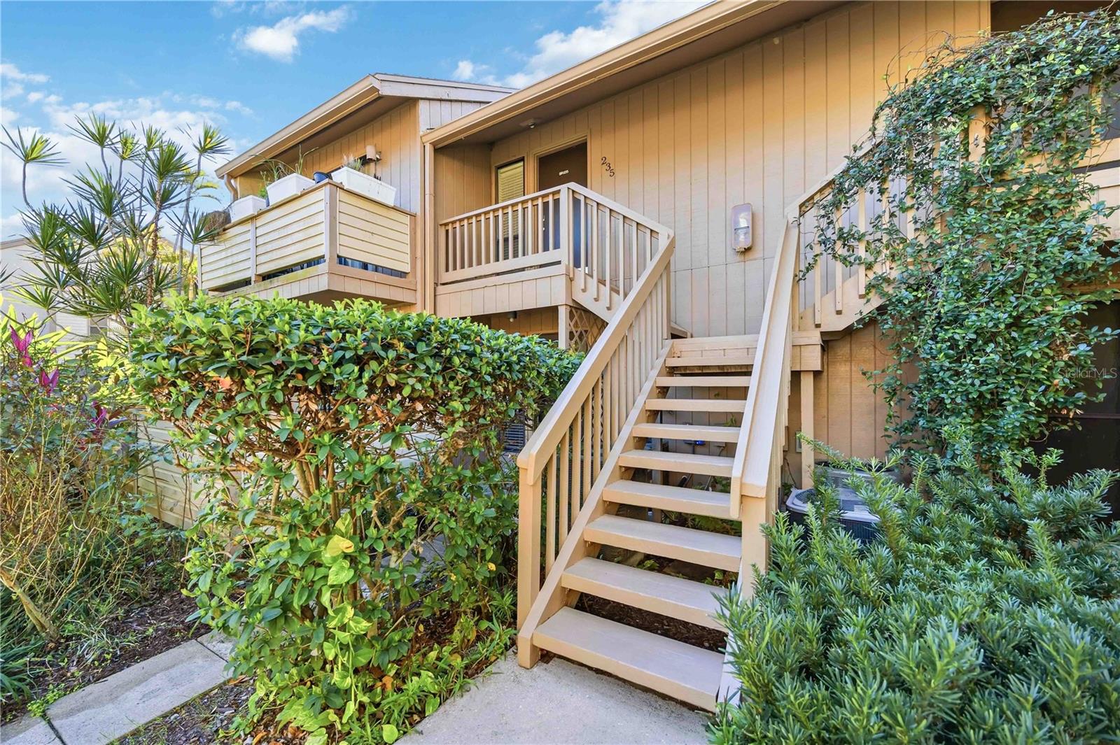 1626 BROOKHOUSE DR #235