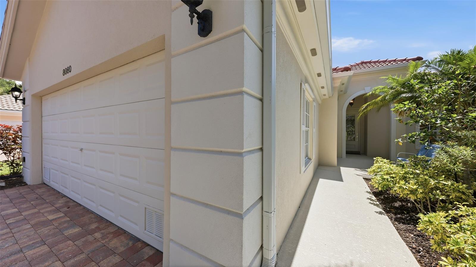 8080 CARDENA LN