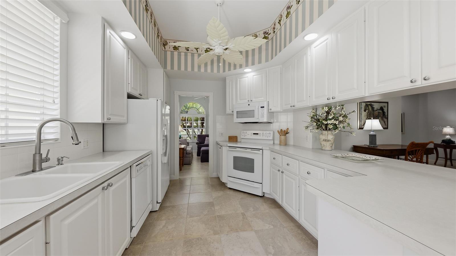 8080 CARDENA LN