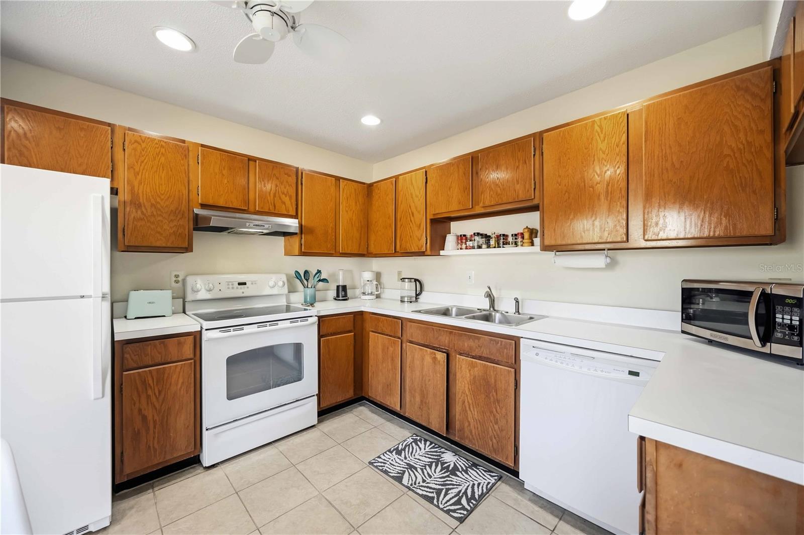 1626 BROOKHOUSE DR #235