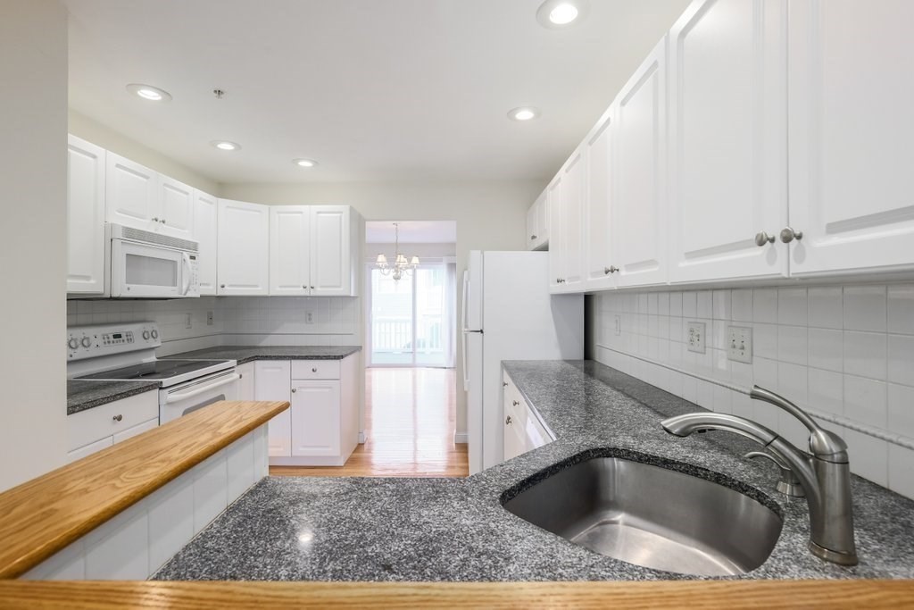 25 Whispering Brook Rd # 25