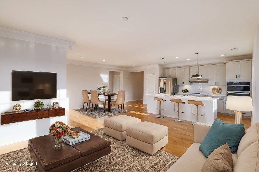 6 Peters Farm Way # 406