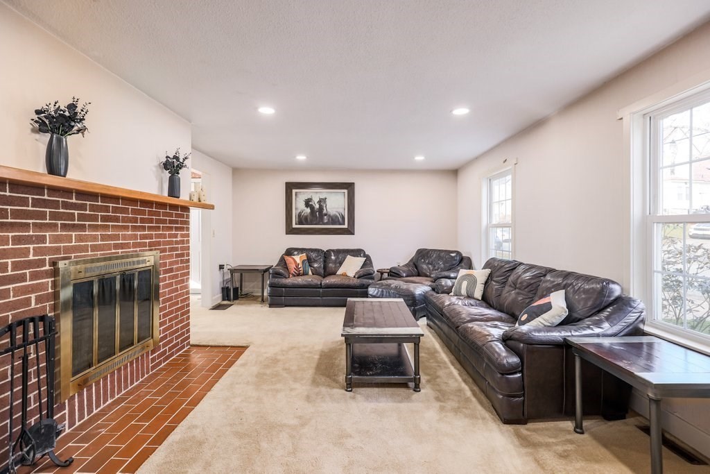 71 Maple St