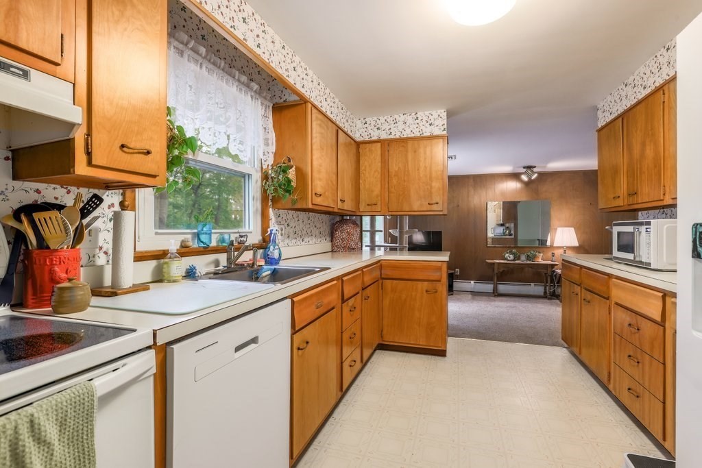 45 Surrey Ln