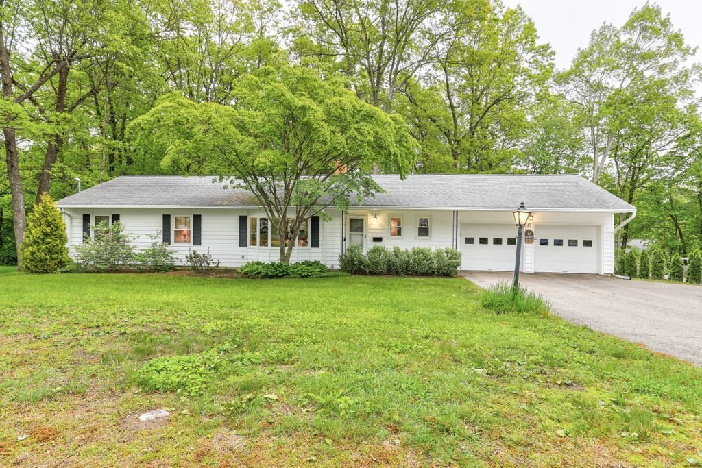 45 Surrey Ln