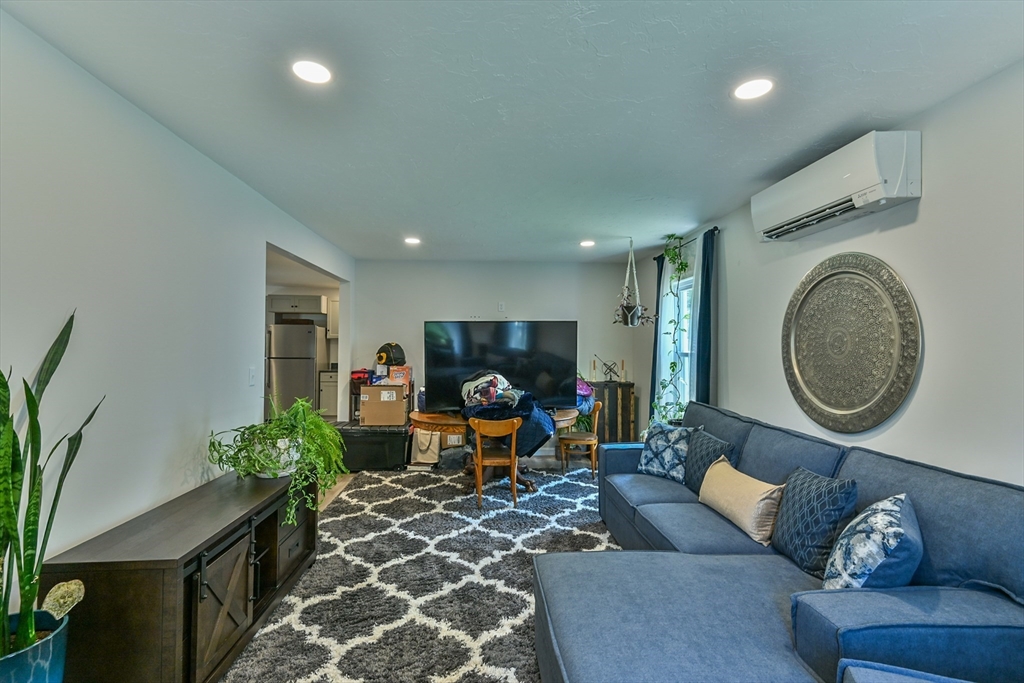 18 Emerald Ave.