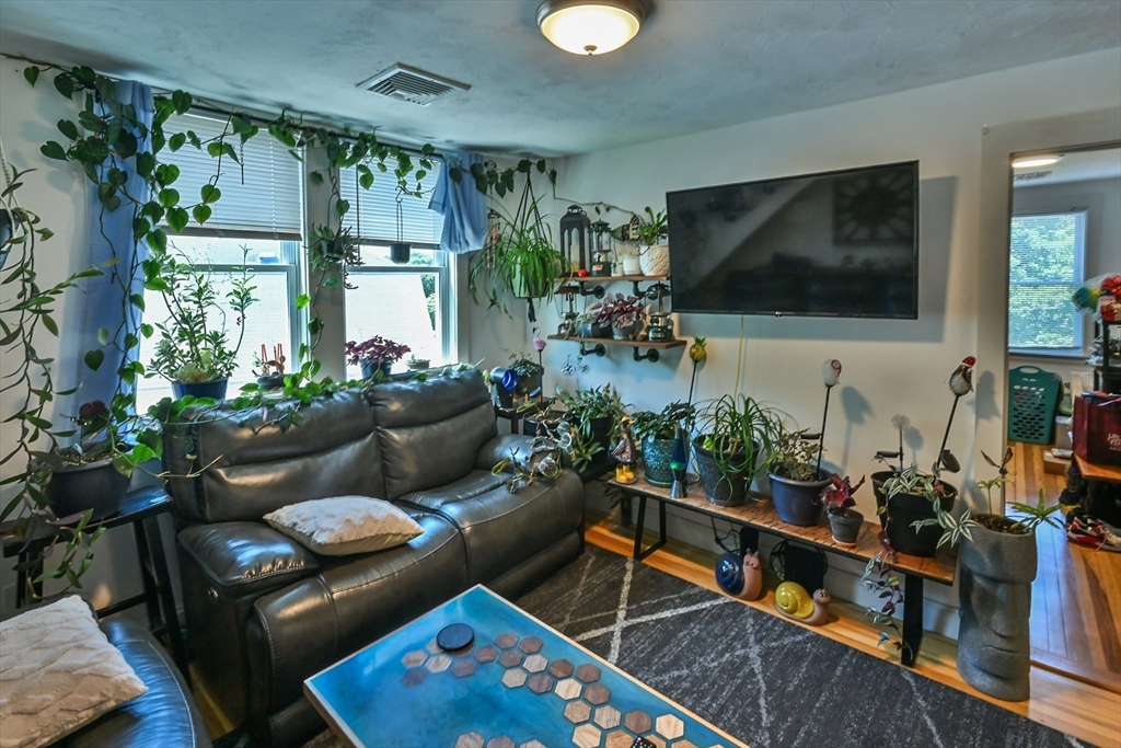 18 Emerald Ave.