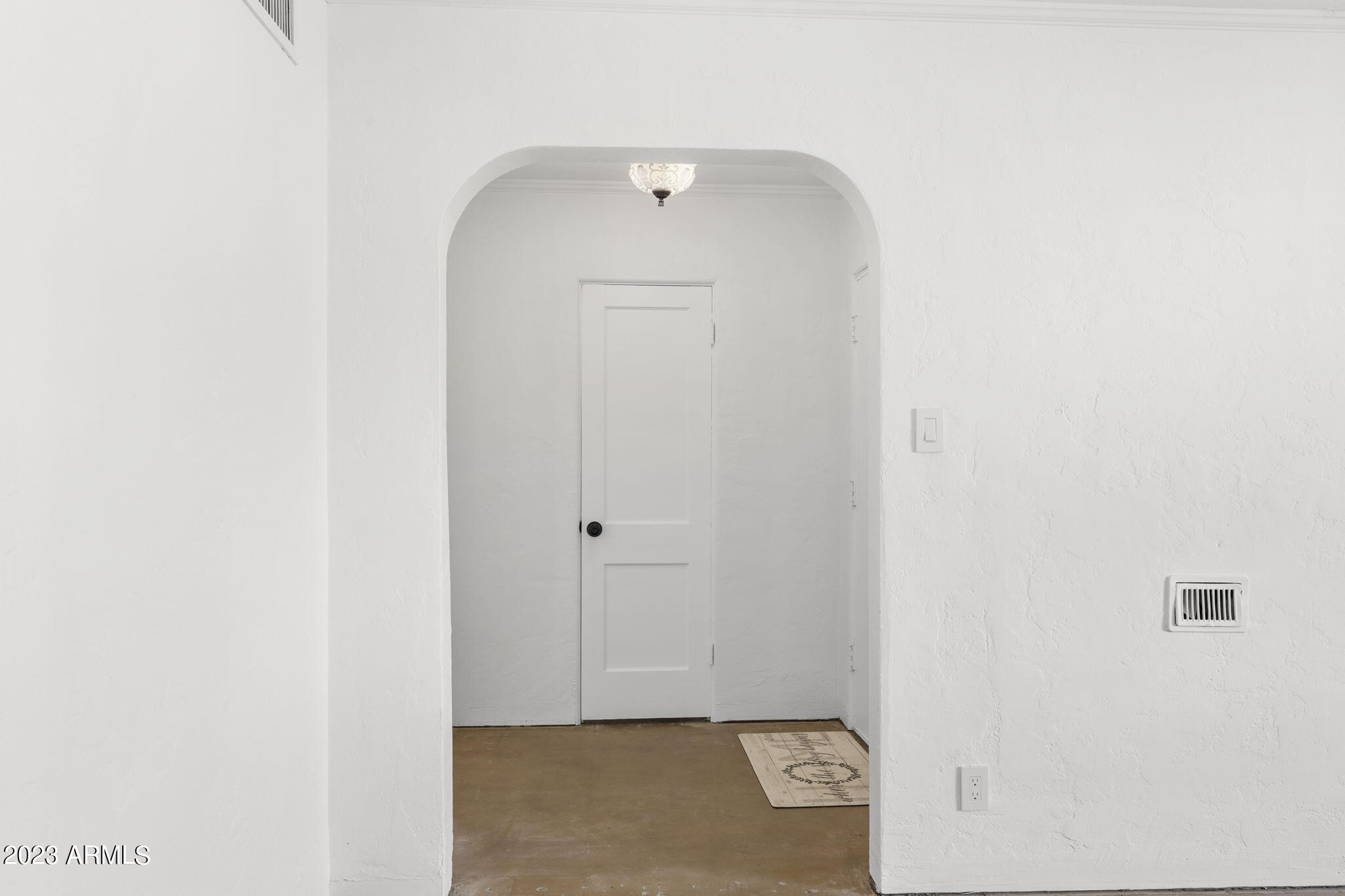 525 W EDGEMONT Avenue