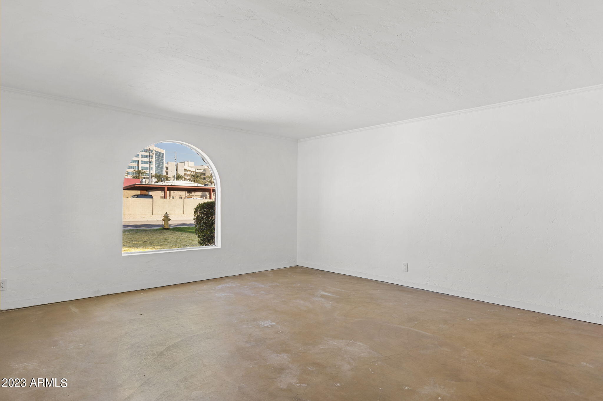 525 W EDGEMONT Avenue