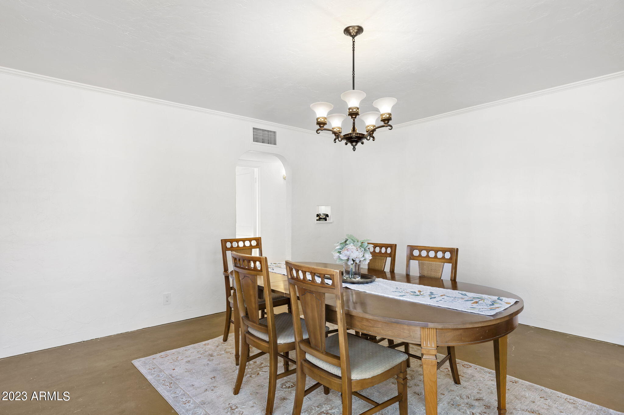 525 W EDGEMONT Avenue