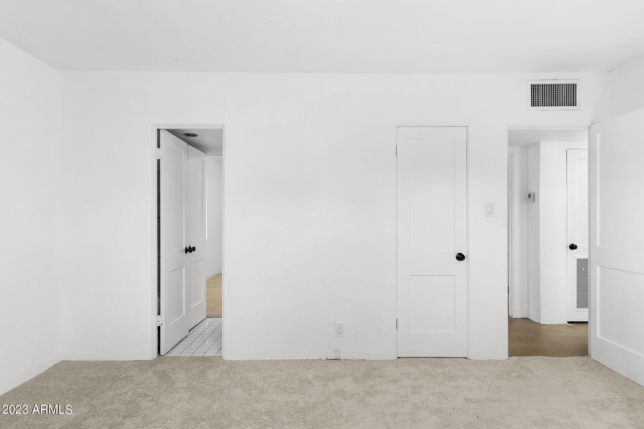 525 W EDGEMONT Avenue