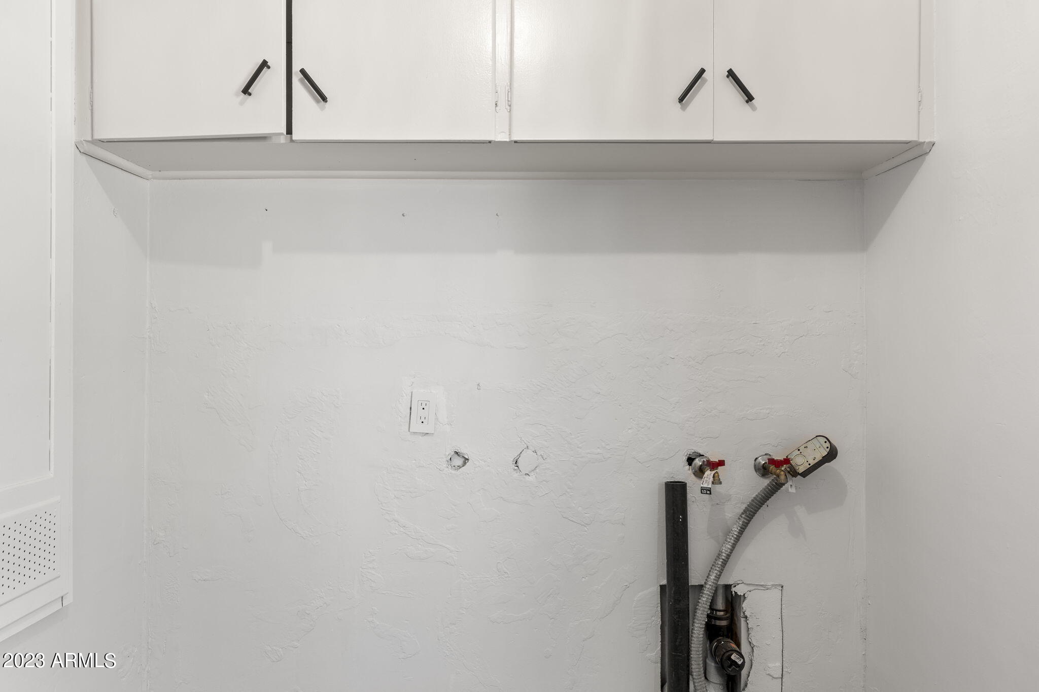 525 W EDGEMONT Avenue