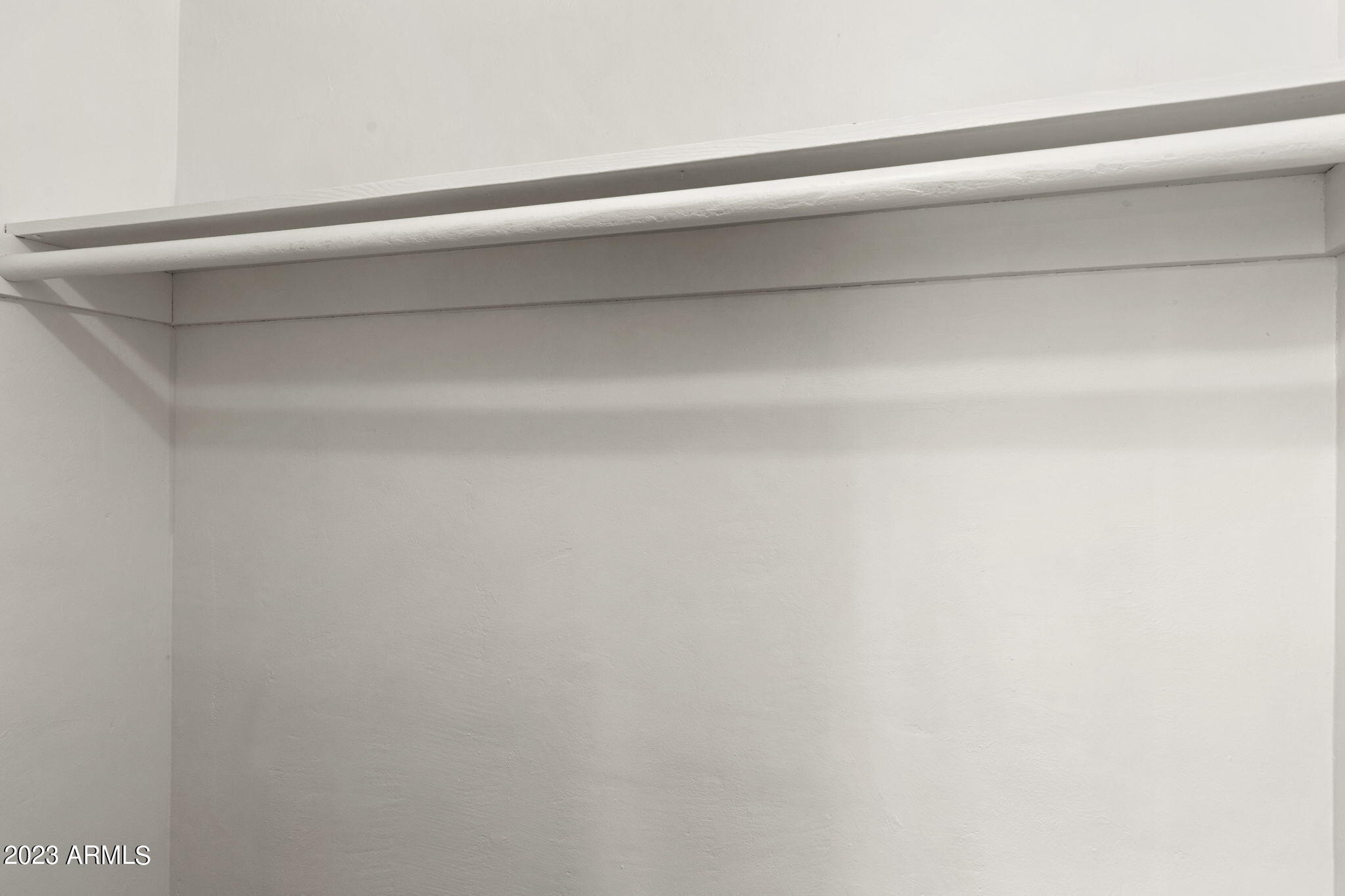 525 W EDGEMONT Avenue