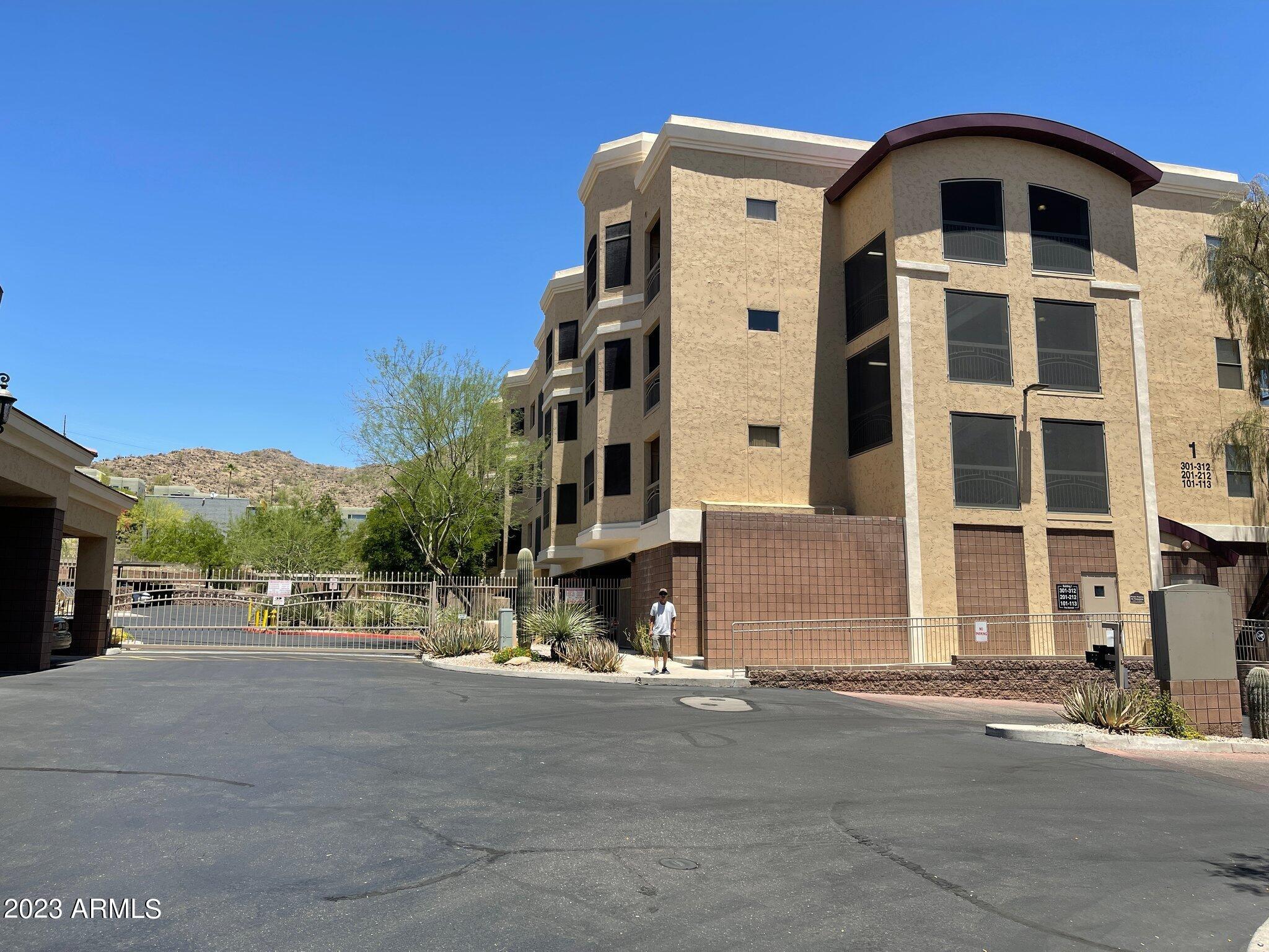 9820 N CENTRAL Avenue, 103