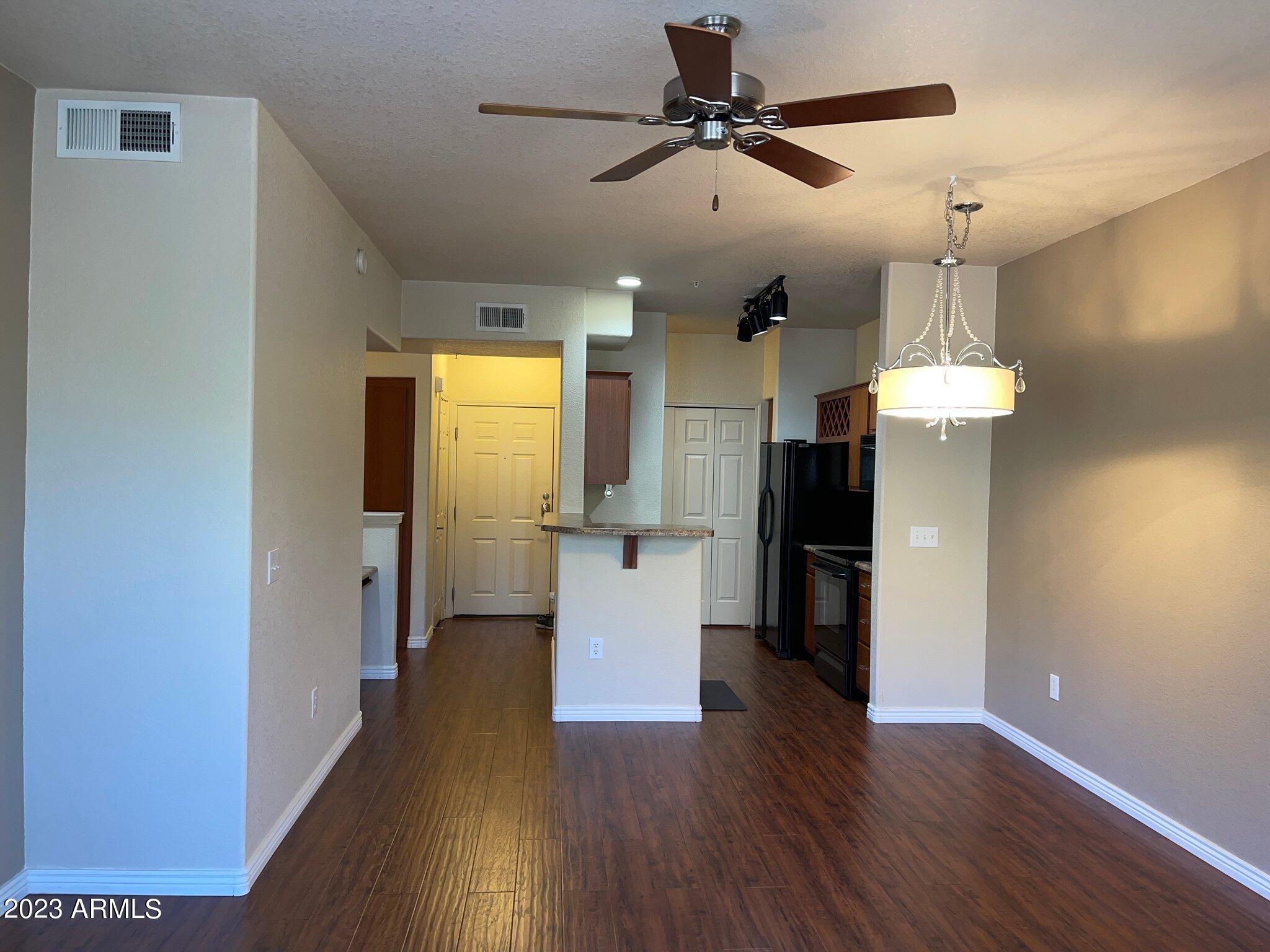 9820 N CENTRAL Avenue, 103