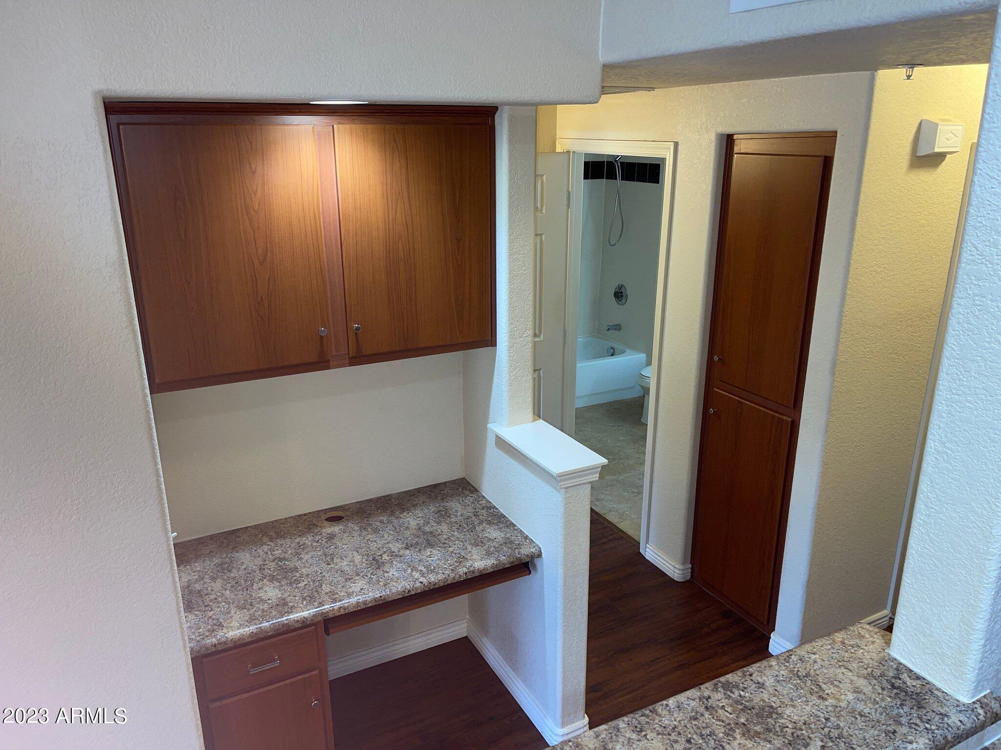 9820 N CENTRAL Avenue, 103