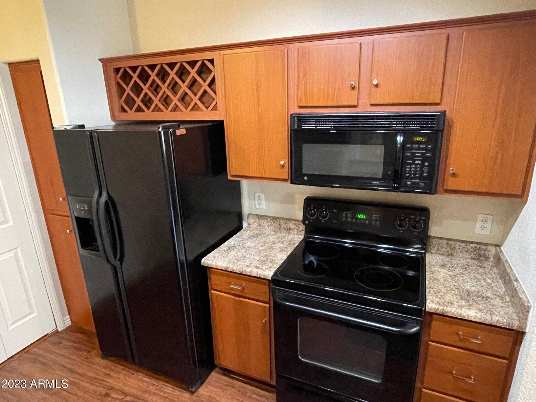 9820 N CENTRAL Avenue, 103