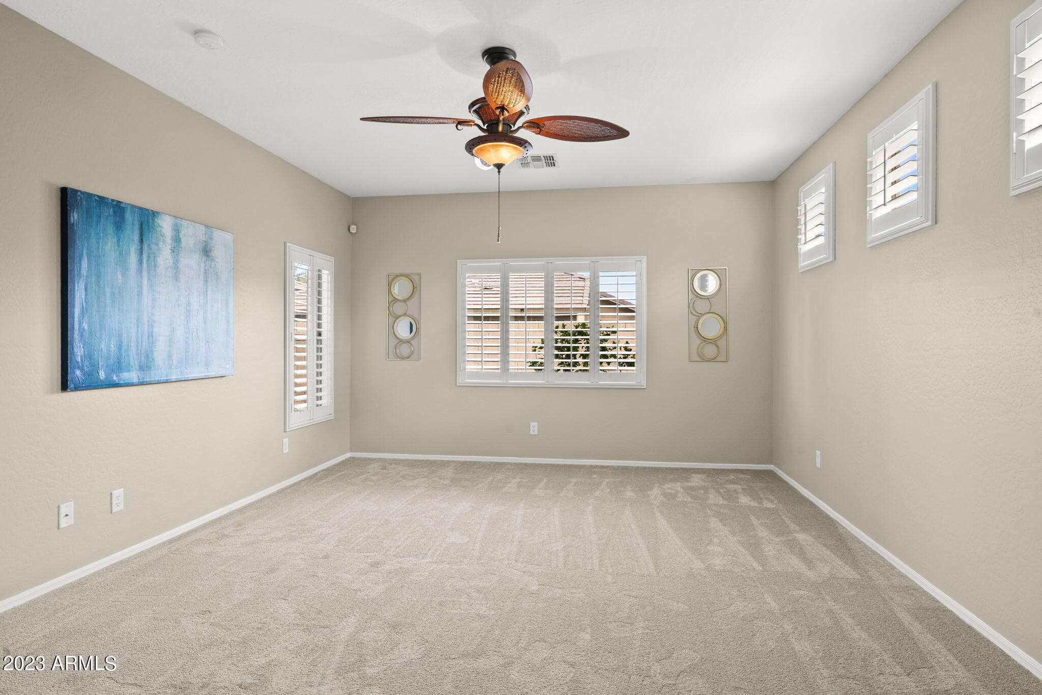 1524 E CONSTANCE Way