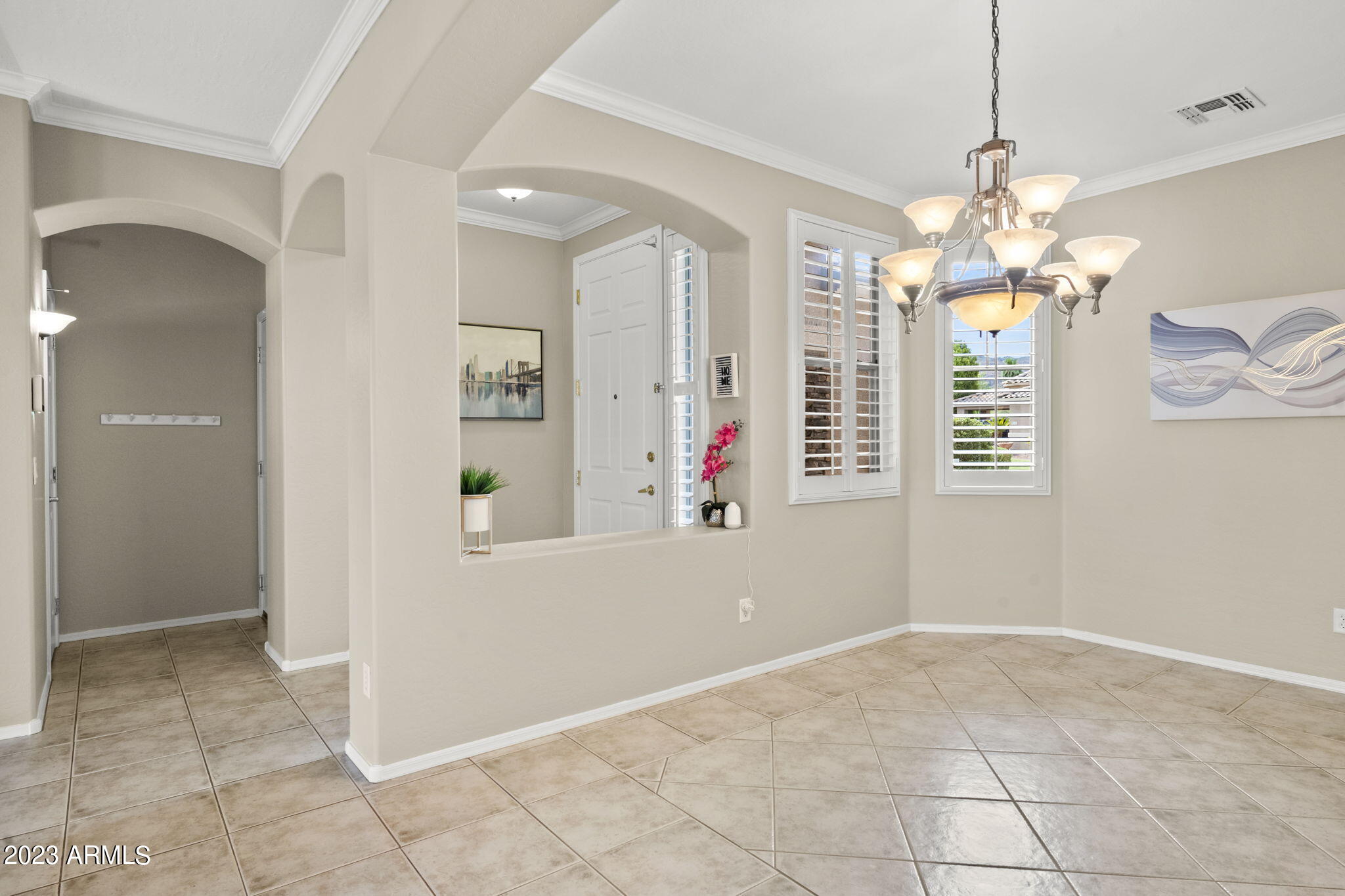 1524 E CONSTANCE Way