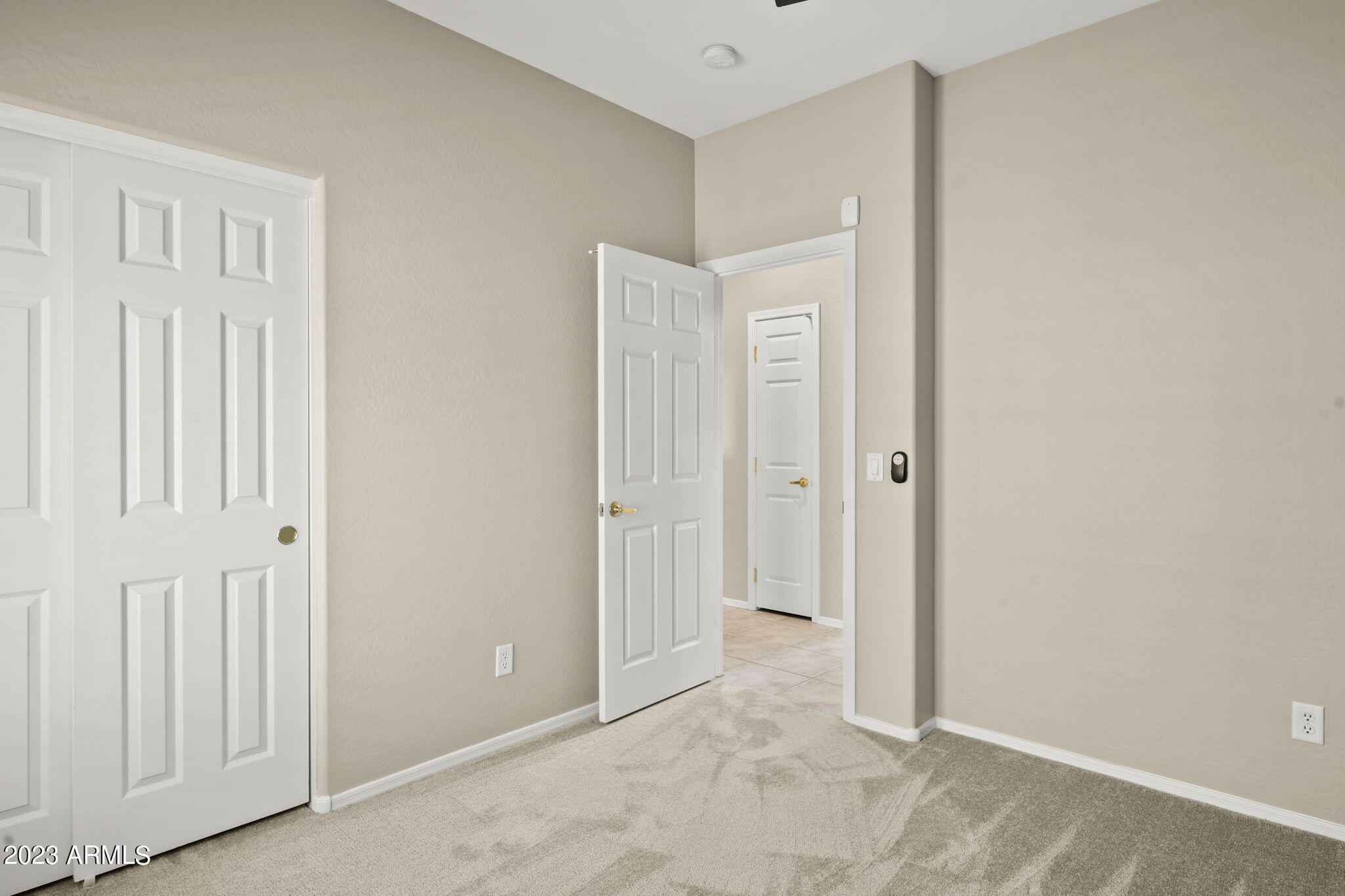 1524 E CONSTANCE Way