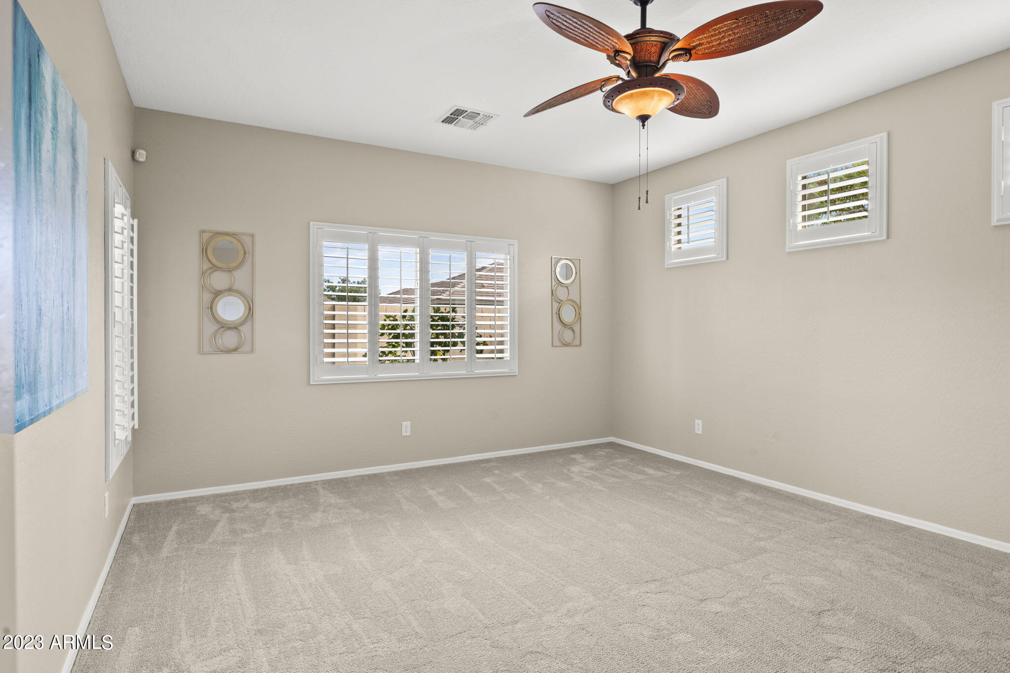 1524 E CONSTANCE Way