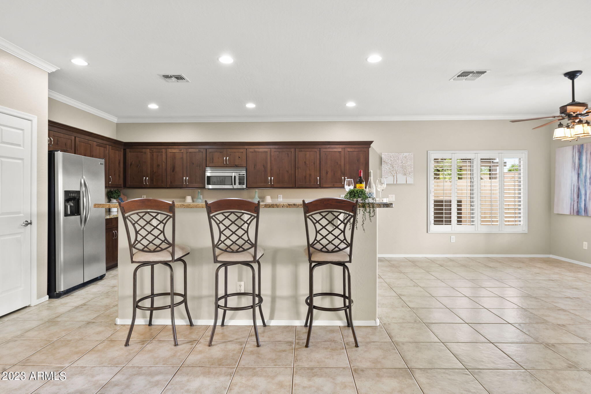 1524 E CONSTANCE Way