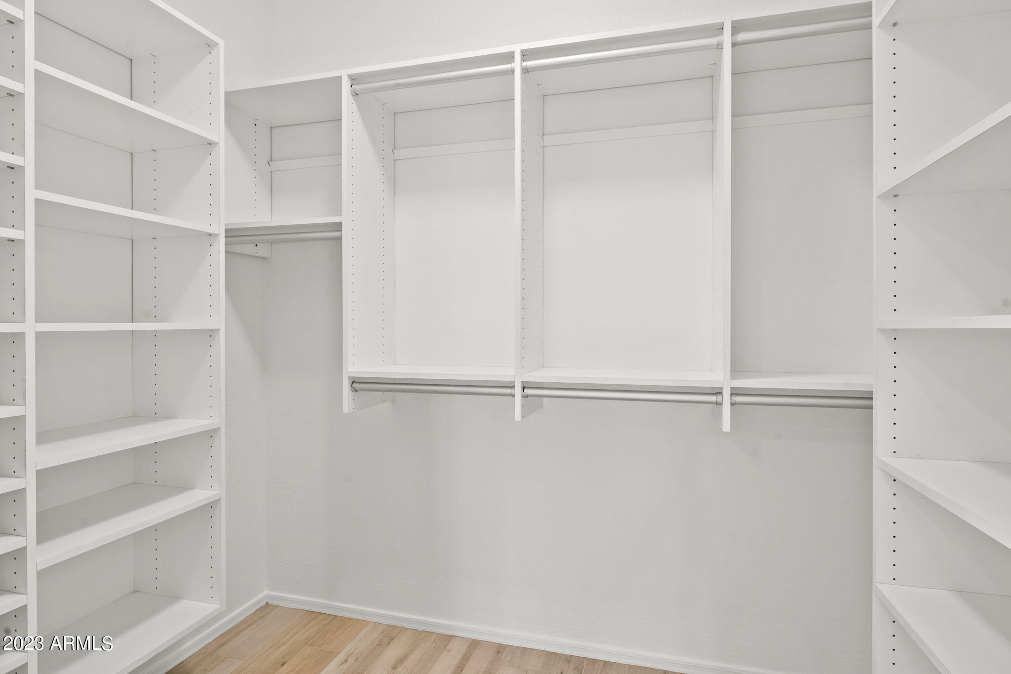 1524 E CONSTANCE Way