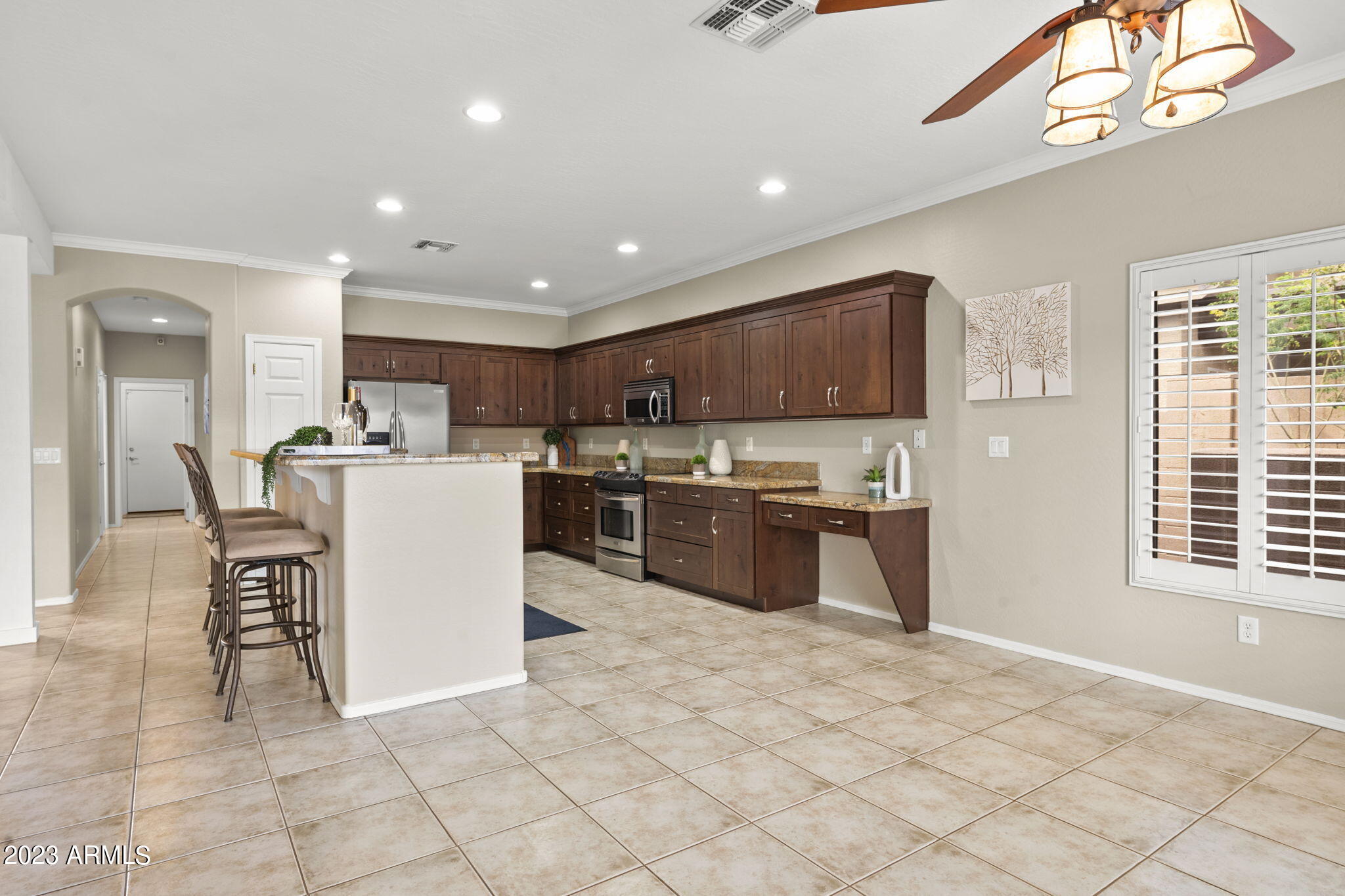 1524 E CONSTANCE Way