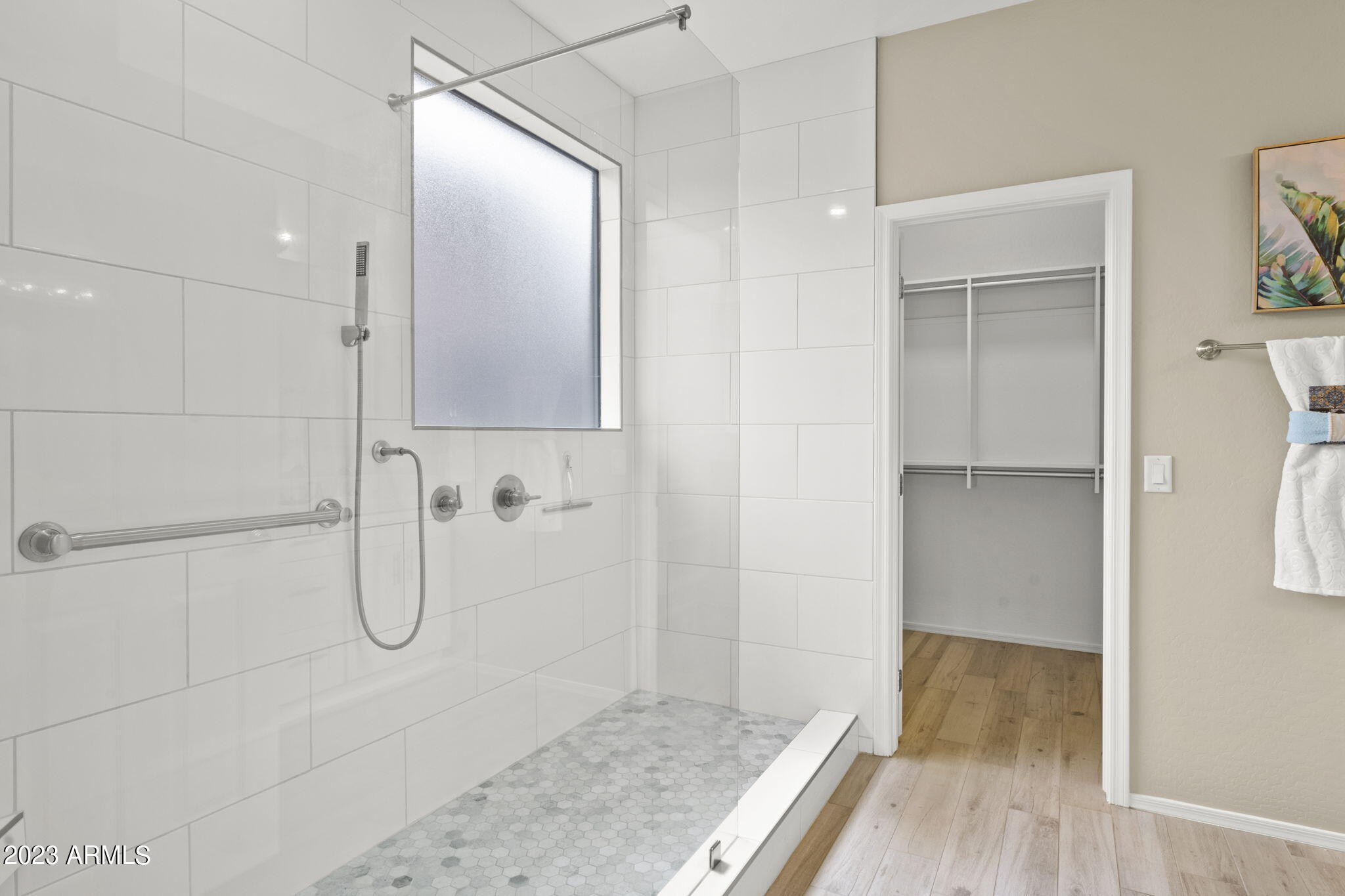 1524 E CONSTANCE Way