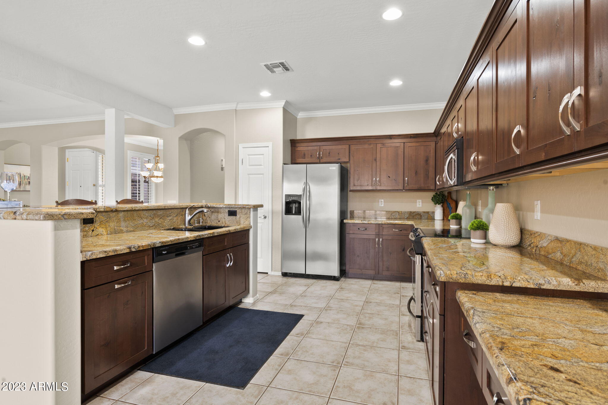 1524 E CONSTANCE Way