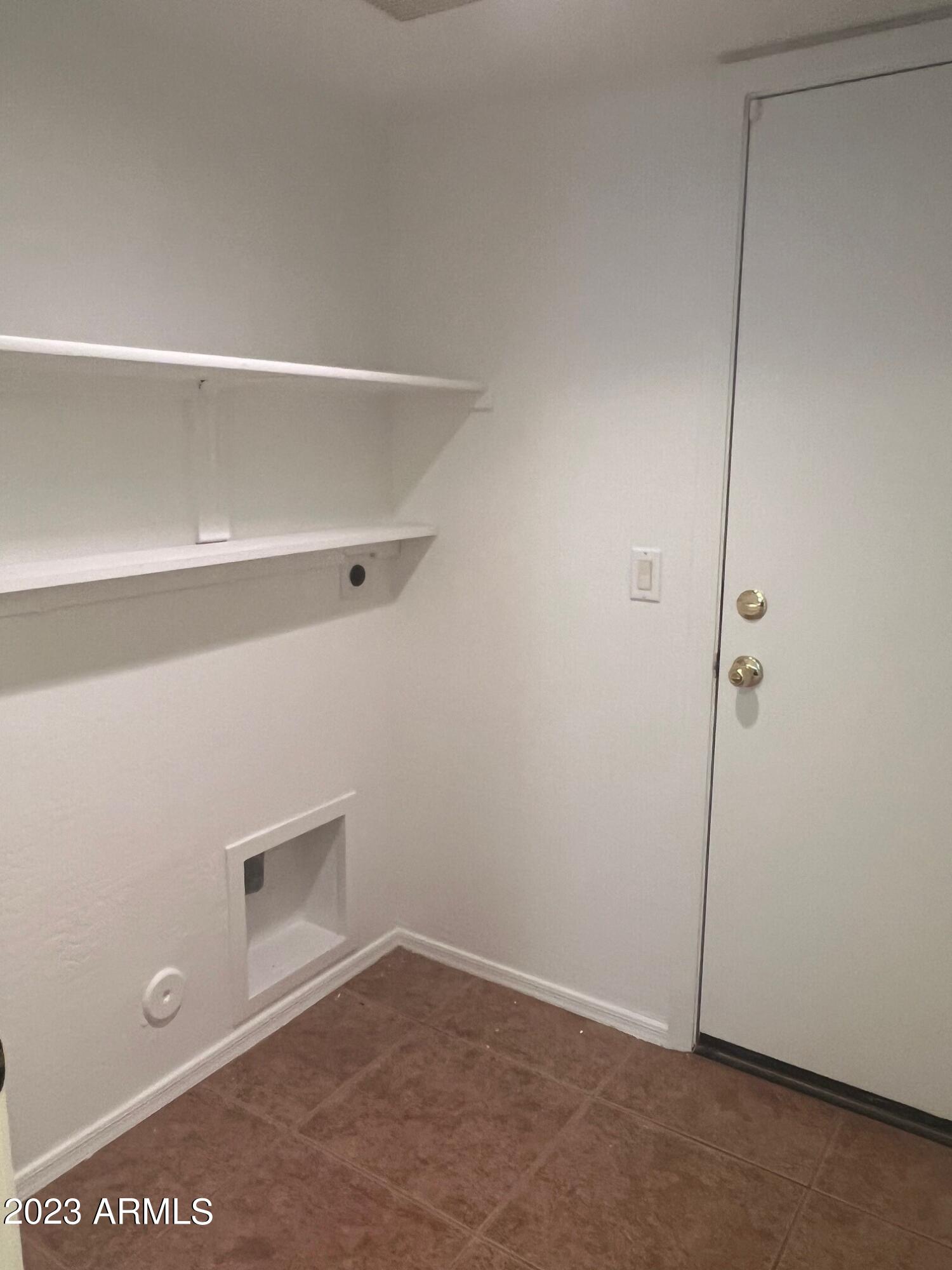 25809 W ST JAMES Avenue