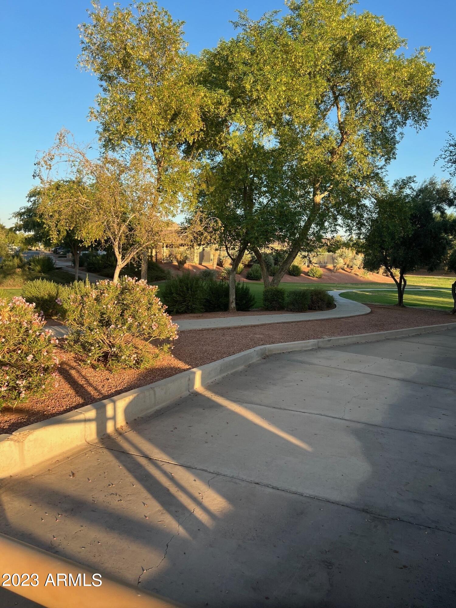 25809 W ST JAMES Avenue