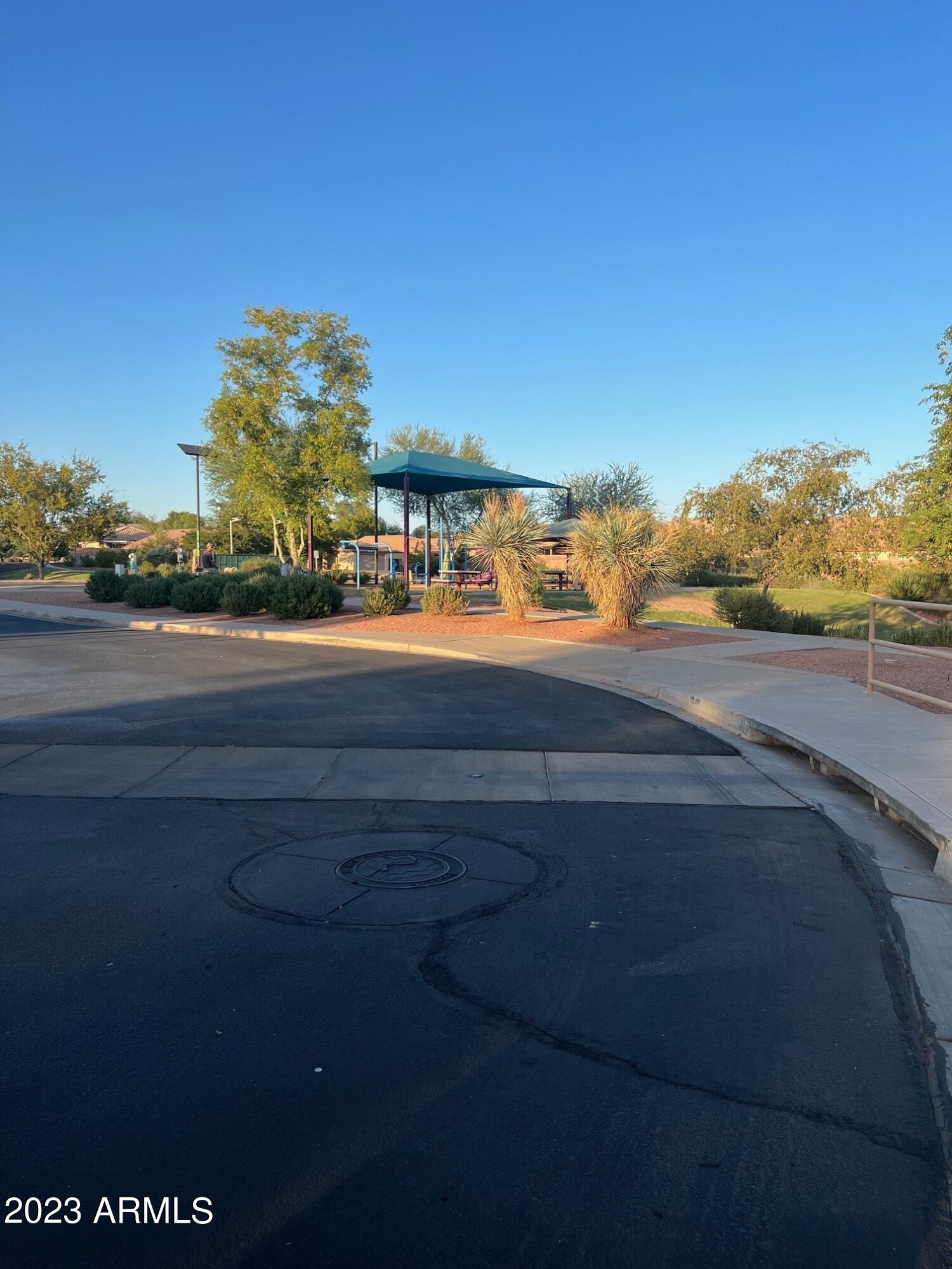 25809 W ST JAMES Avenue