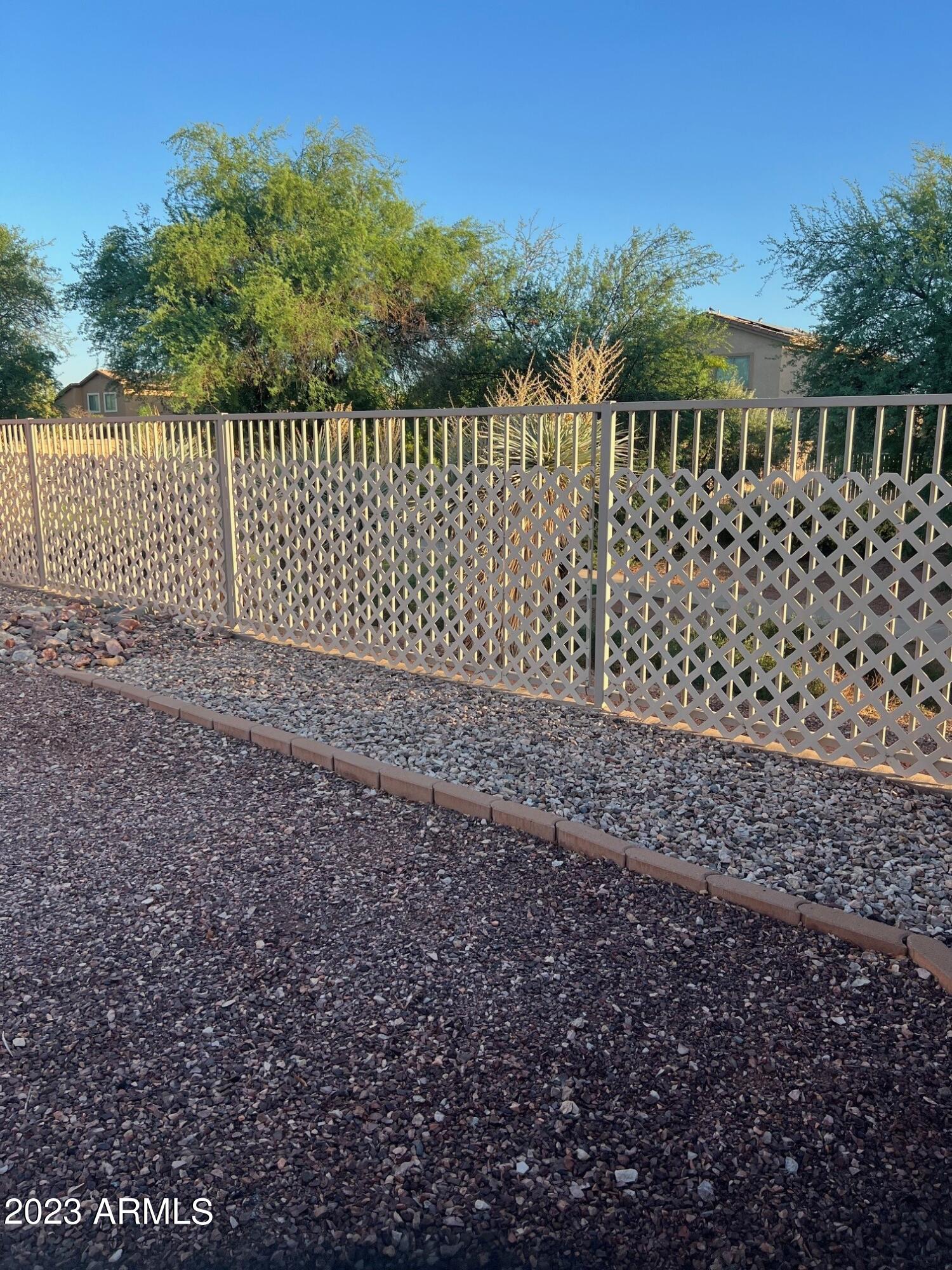 25809 W ST JAMES Avenue