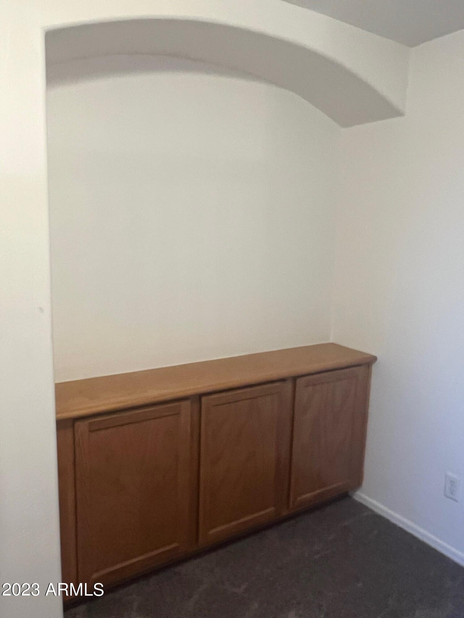 25809 W ST JAMES Avenue