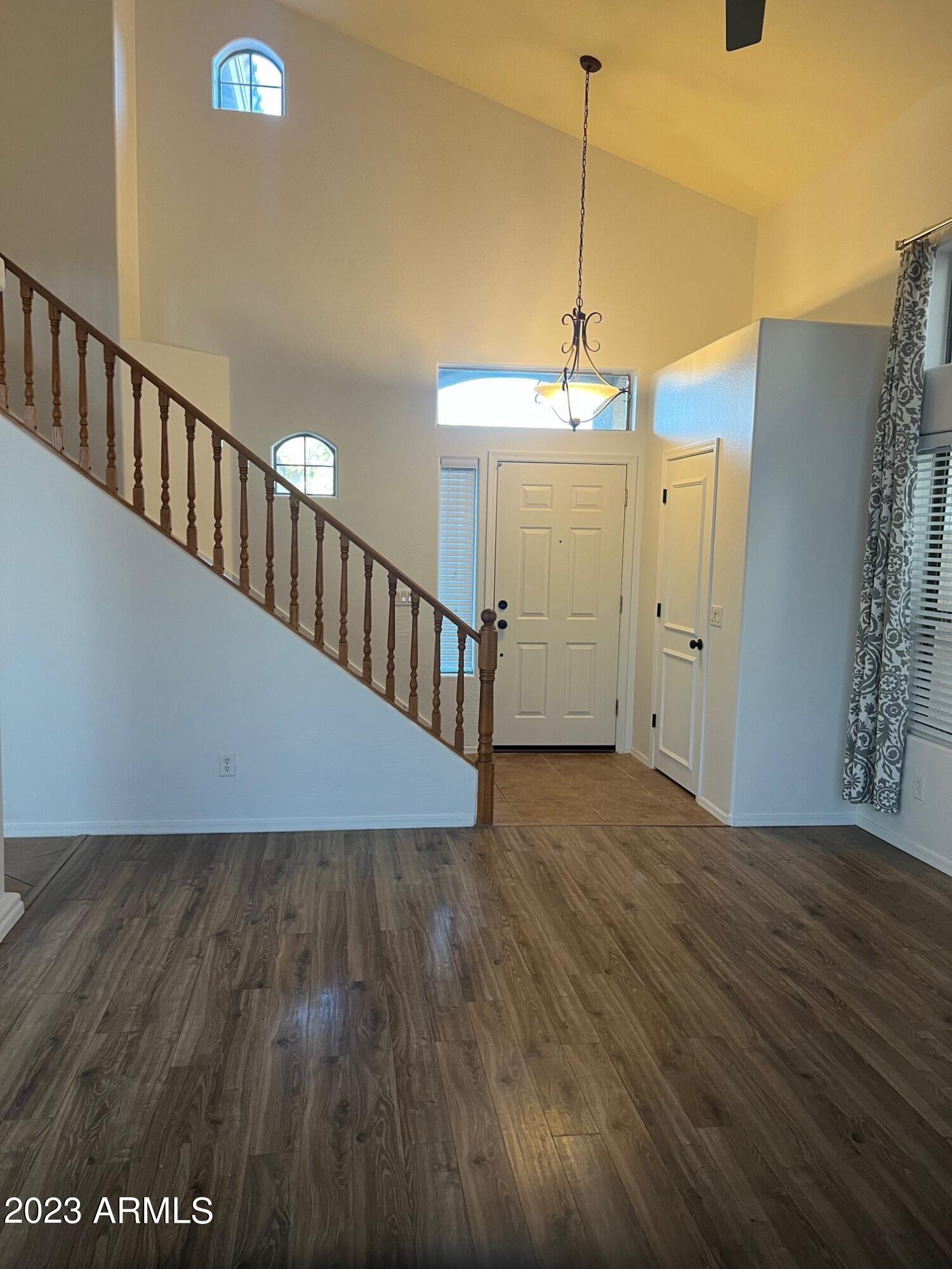 25809 W ST JAMES Avenue