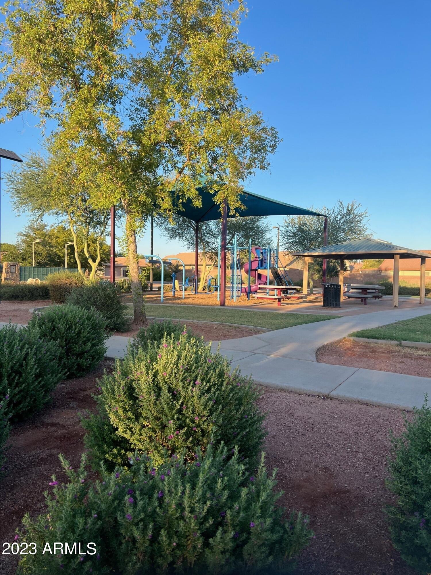 25809 W ST JAMES Avenue