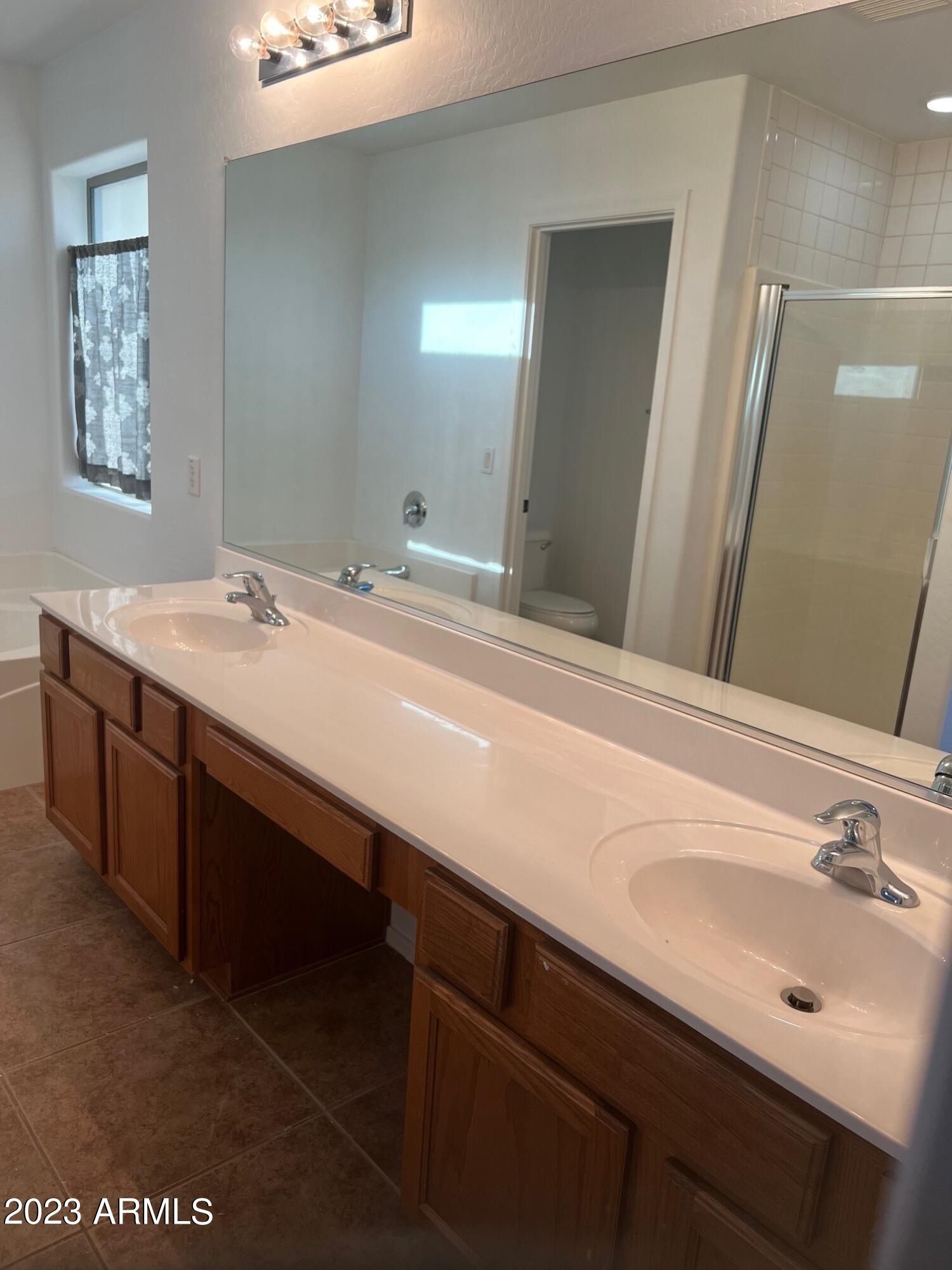 25809 W ST JAMES Avenue