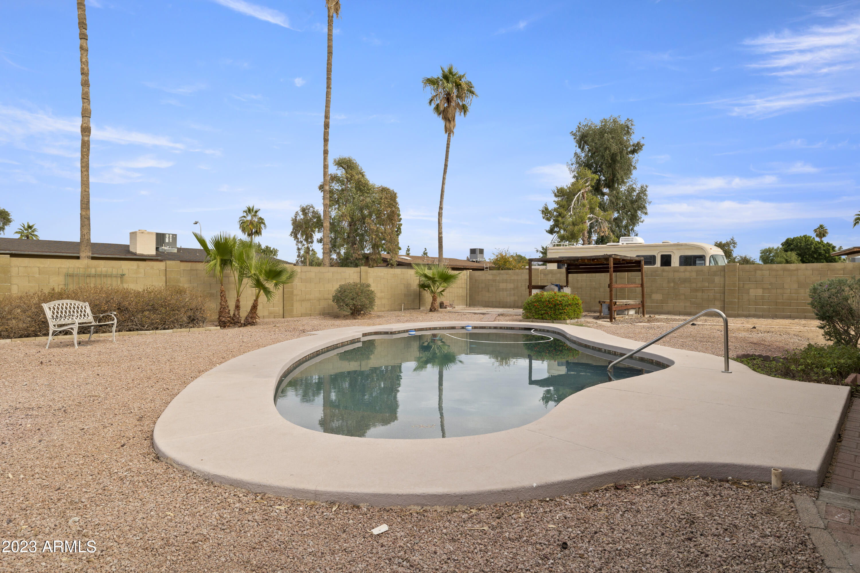 6330 E HILLVIEW Street