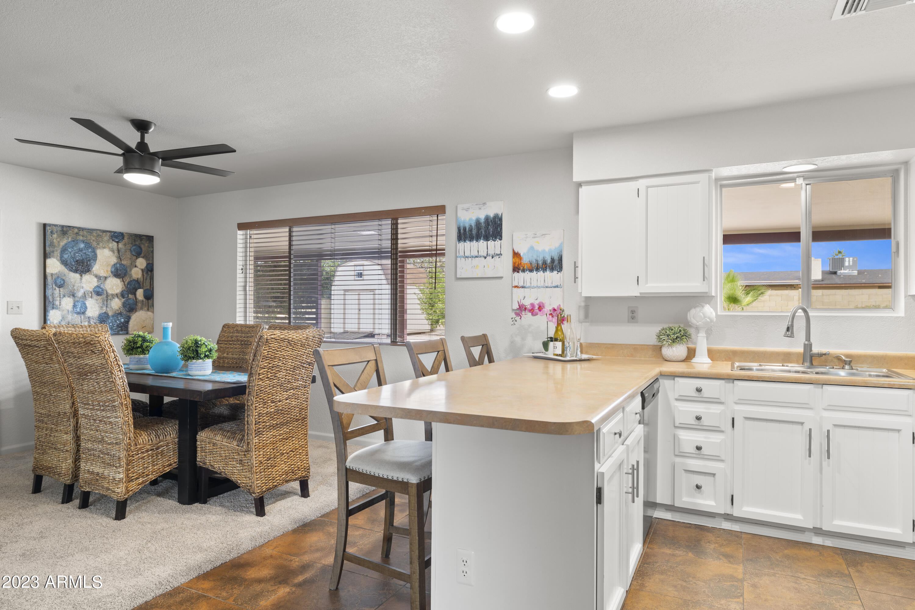 6330 E HILLVIEW Street