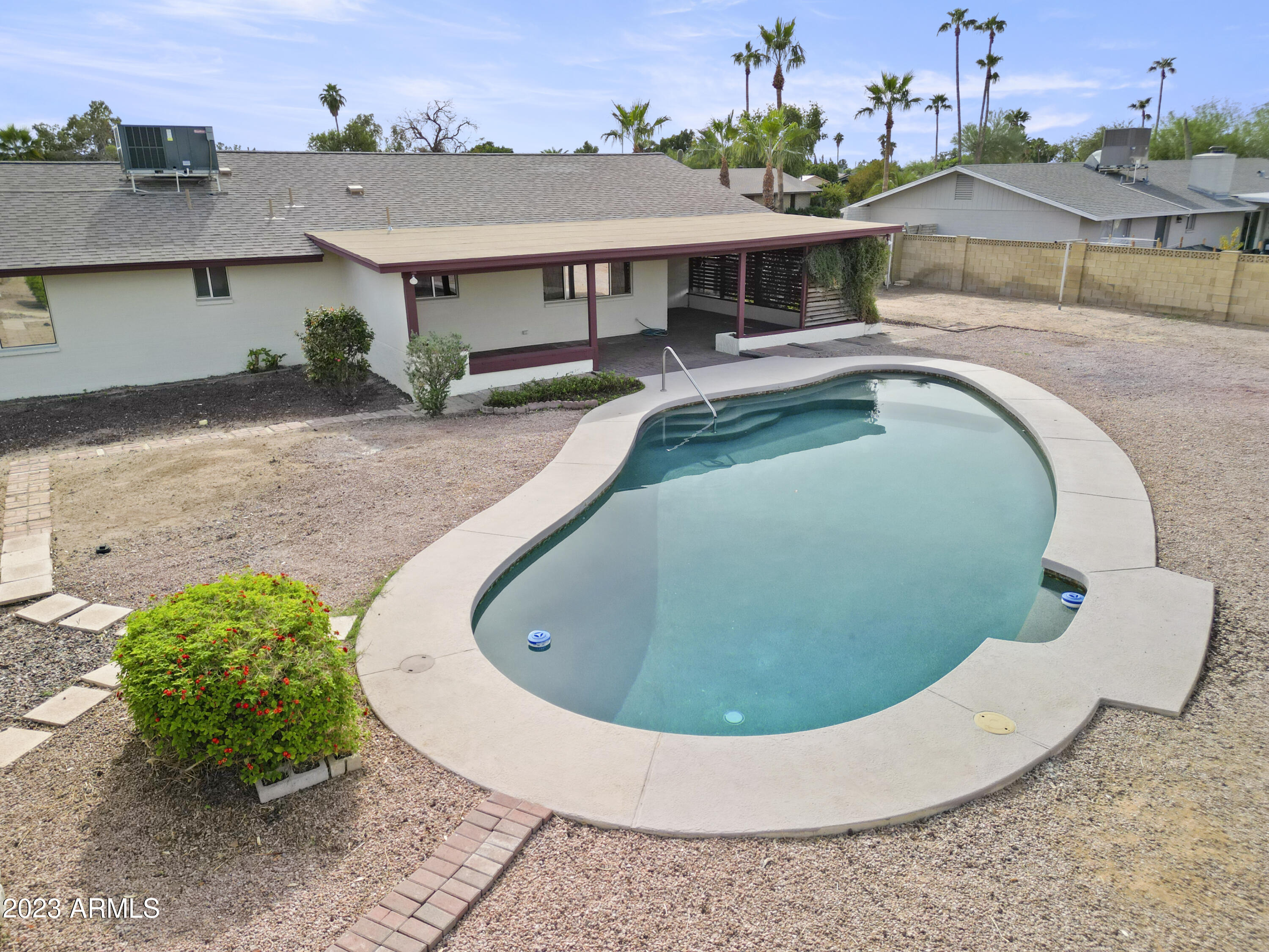 6330 E HILLVIEW Street