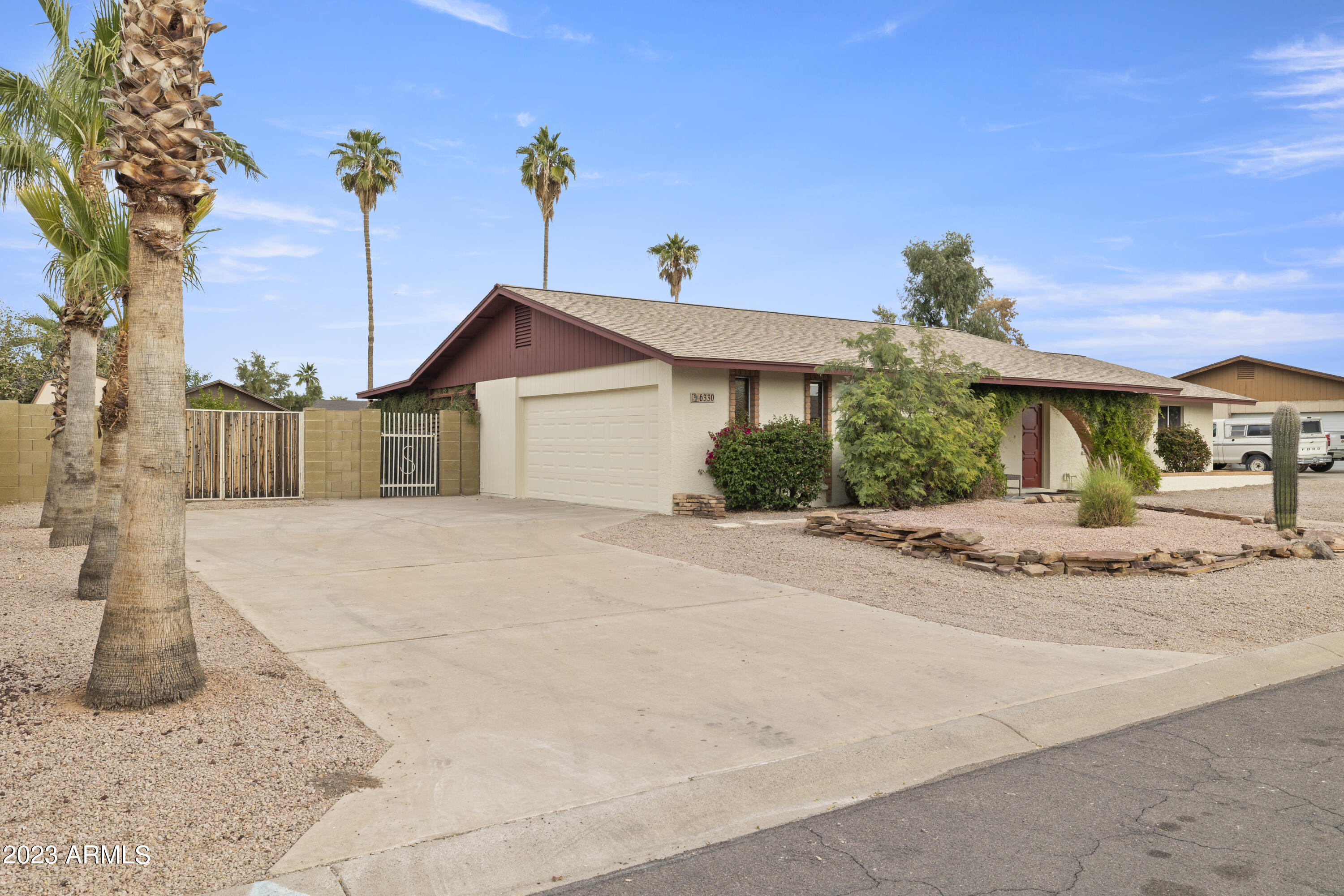 6330 E HILLVIEW Street