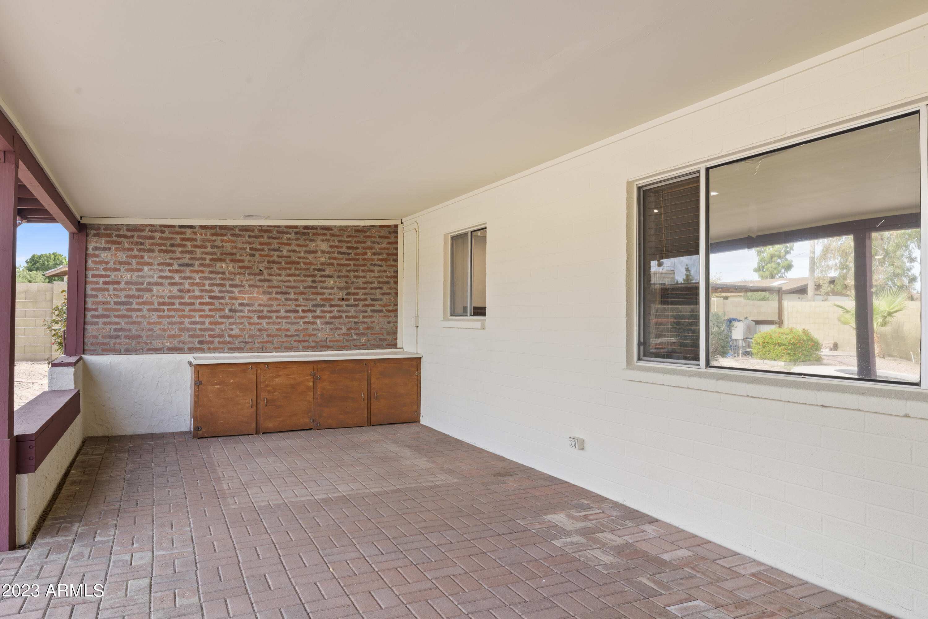 6330 E HILLVIEW Street